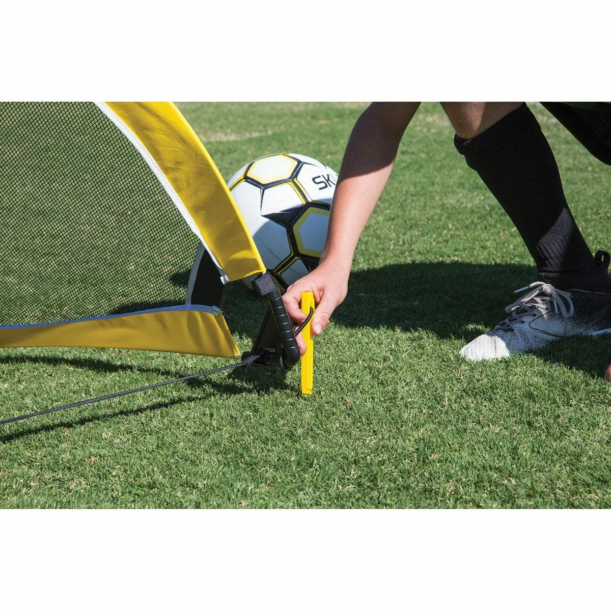 SKLZ Playmaker 2.5' Pop Up Soccer Goals 4 SKLZ Playmaker 2.5' Pop Up Soccer Goals - Image 4